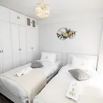 Lazuli Beachfront Sea View Ap144 * Larnaca