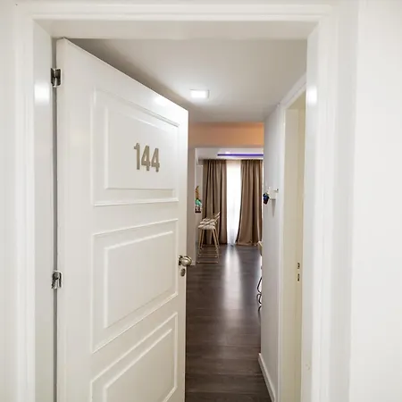 Lazuli Beachfront Sea View Ap144 Apartment Larnaca