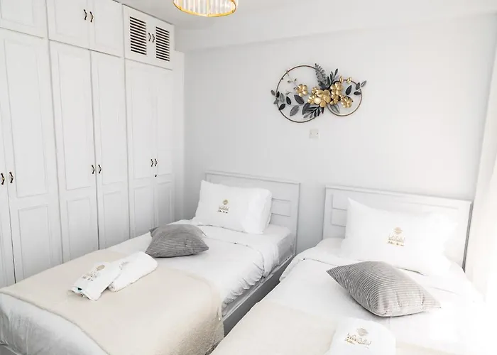 Lazuli Beachfront Sea View Ap144 * Larnaca